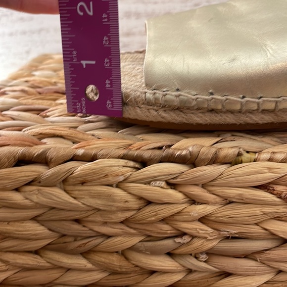 Tory Burch leather espadrilles size 9. - Picture 10 of 10